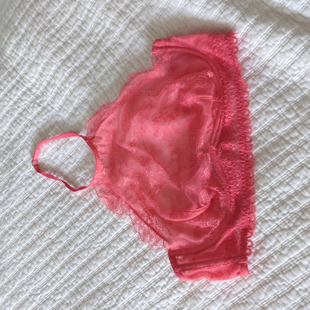 Victoria's Secret Very Sexy Halter Lace Bralette